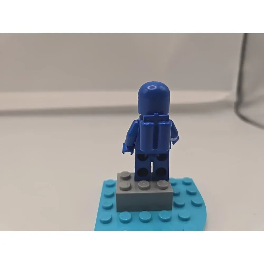 Lego Movie Benny Minifigure 70818 tlm094 CMF Lot Rare Retired Collectible HTF - Picture 2 of 2